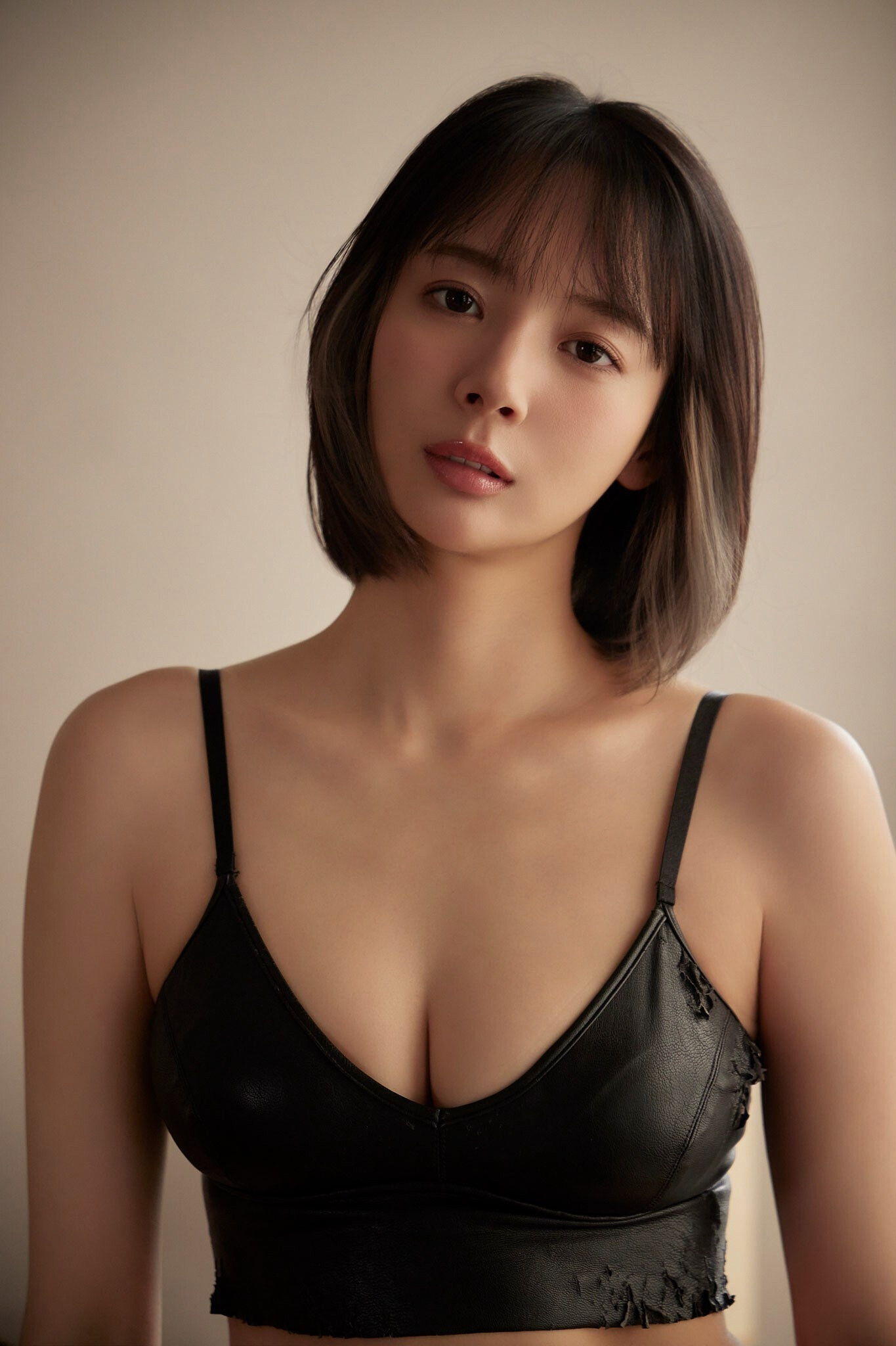 岡田紗佳のGカップエロ画像431枚！美人プロ雀士の激エロ役満ボディ