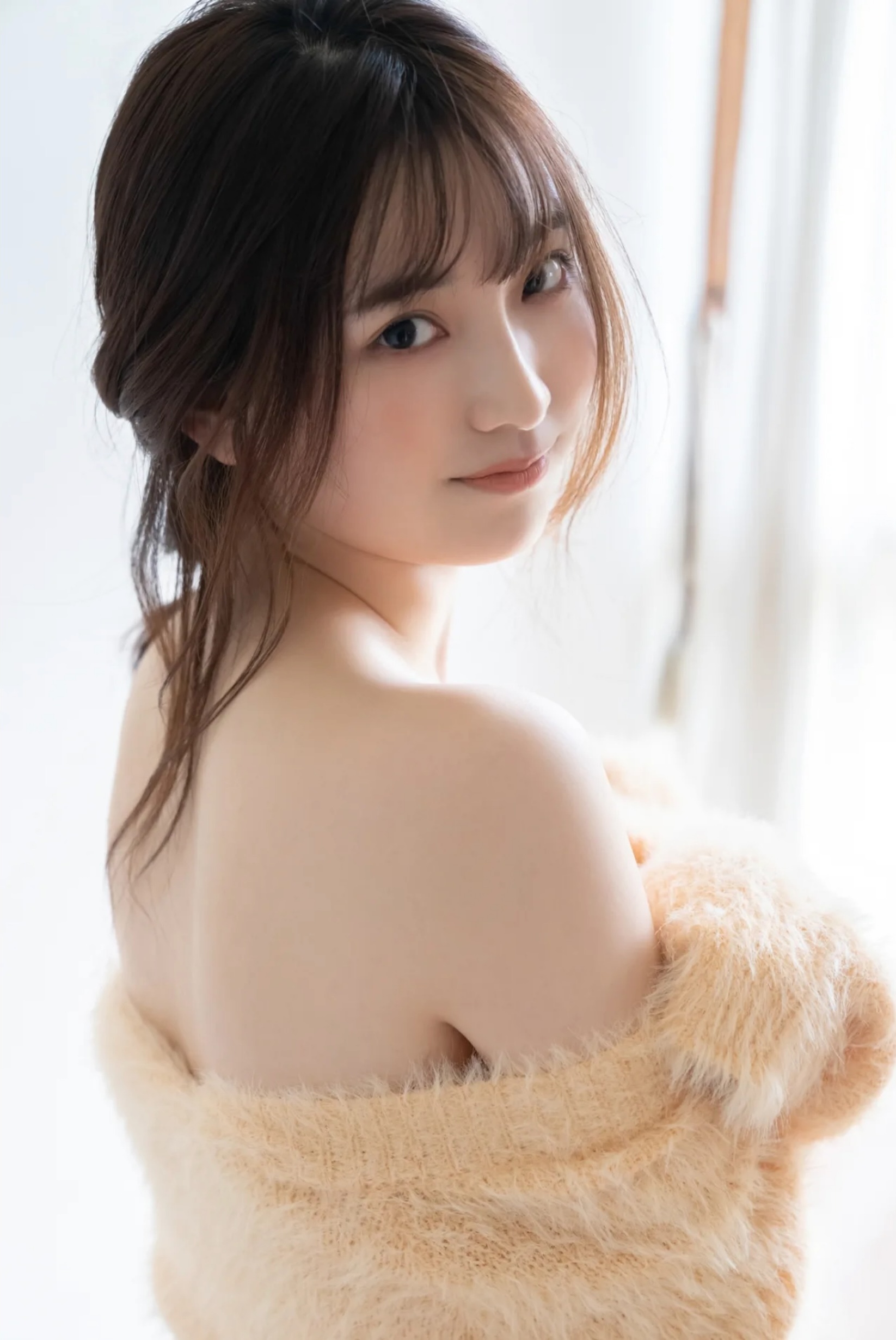 斎藤愛莉の推定Eカップエロ画像262枚!秒で抜ける色白美巨乳の逸材