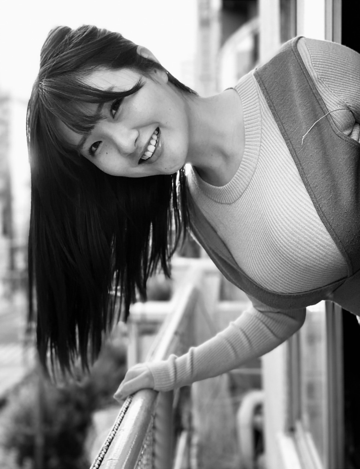 原つむぎのHカップエロ画像128枚！元保育士グラドルの爆乳おっぱい