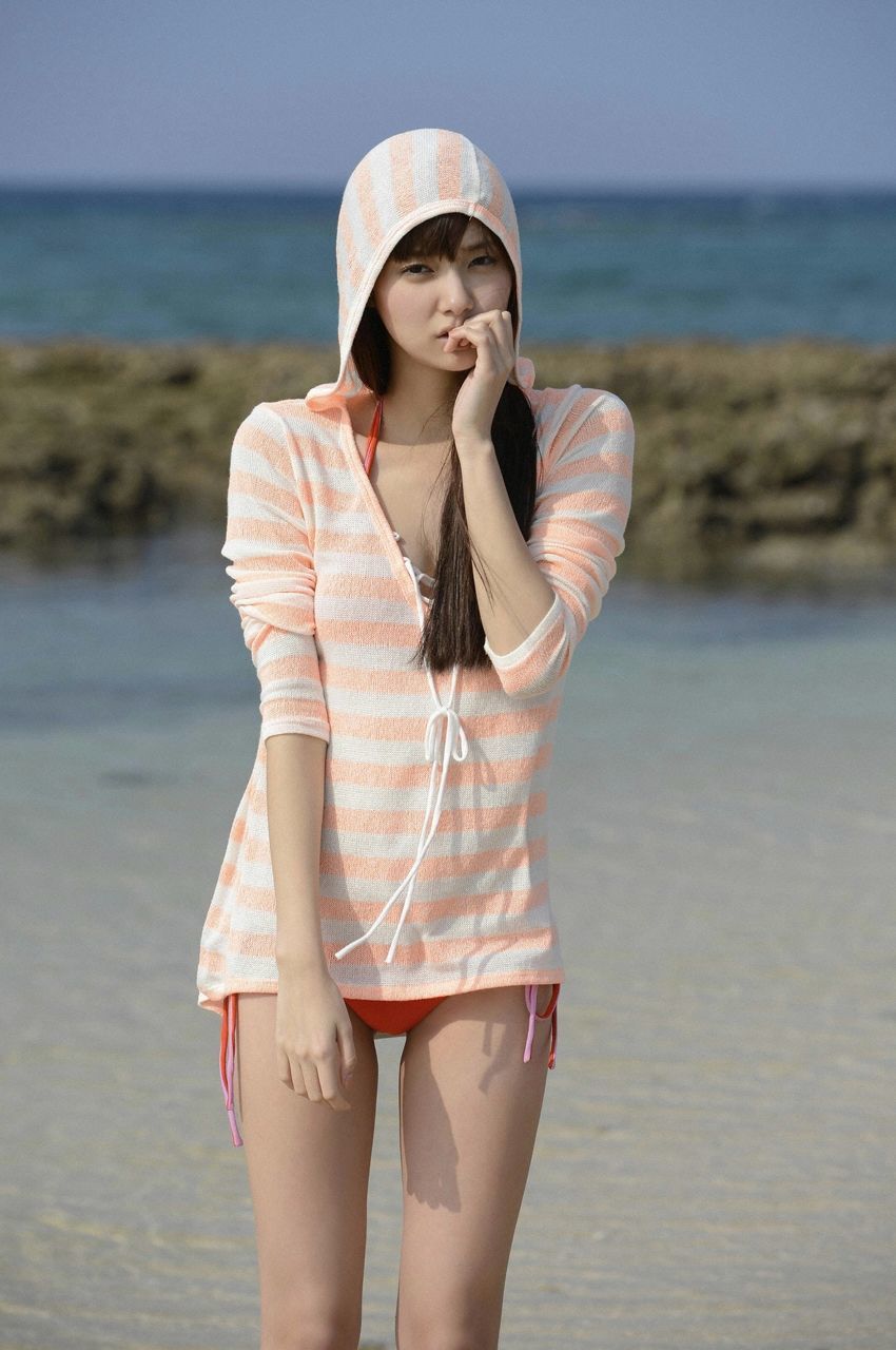 新川優愛のBカップエロ画像245枚！ロケバス運転手との結婚で話題に