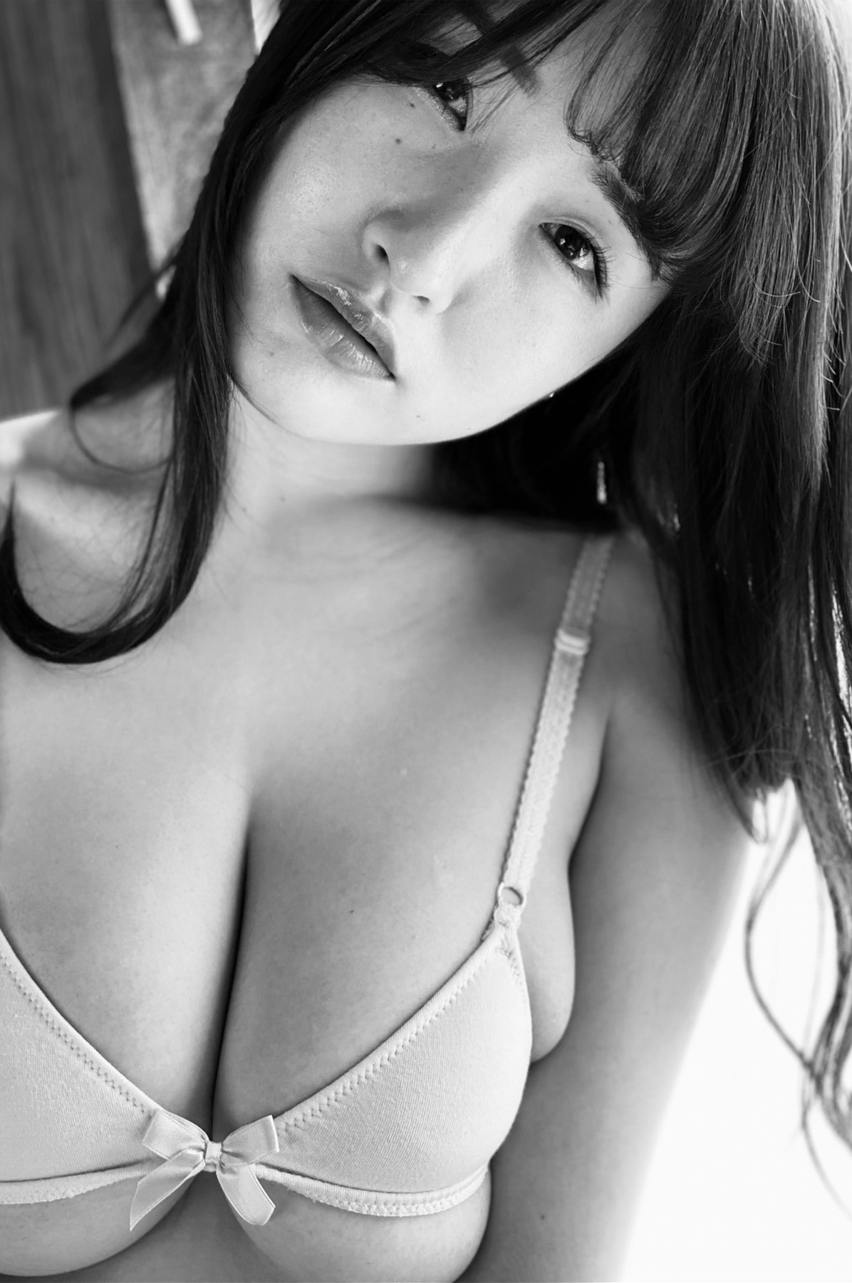 原つむぎのHカップエロ画像128枚！元保育士グラドルの爆乳おっぱい