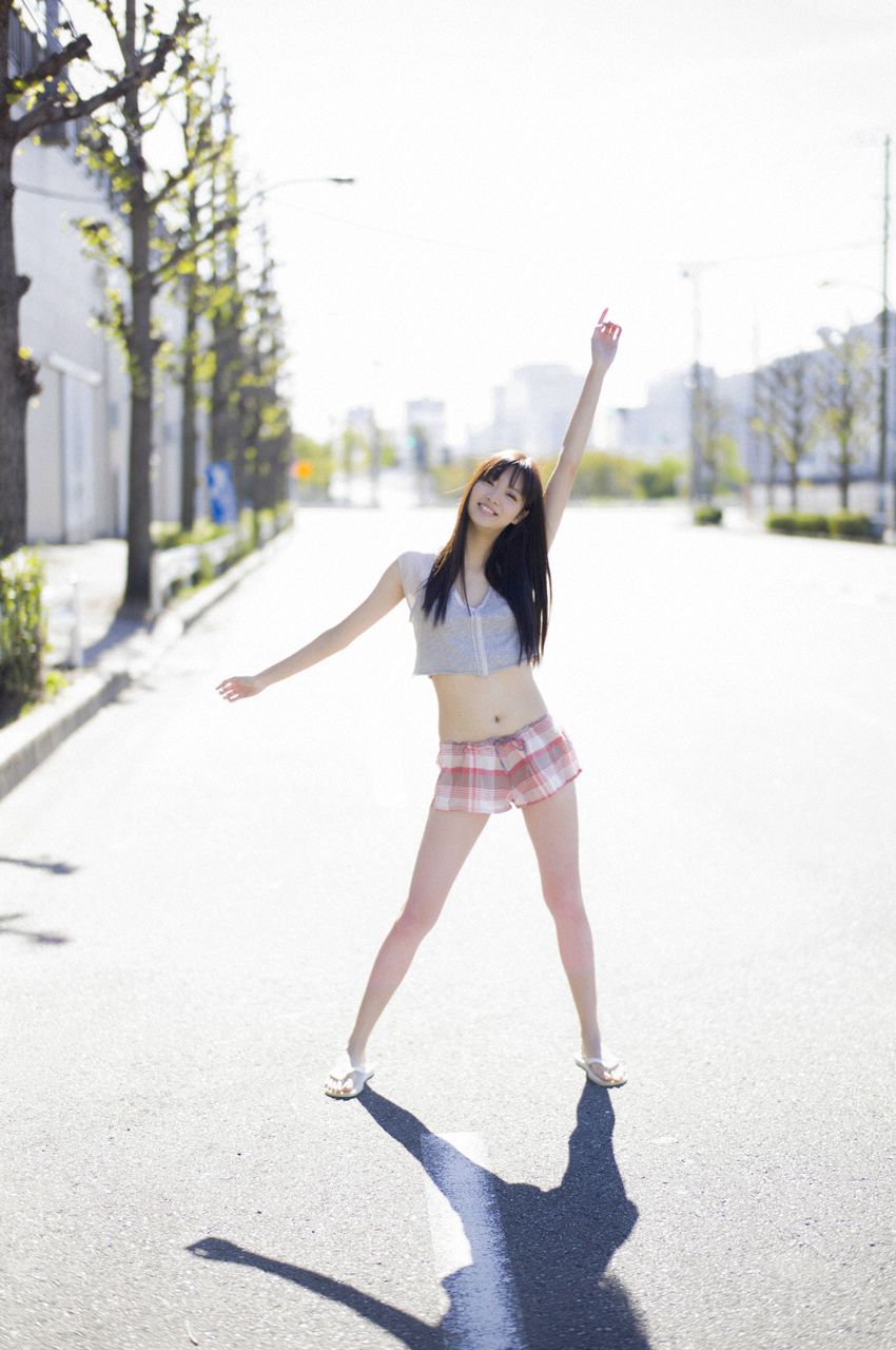 新川優愛のBカップエロ画像245枚！ロケバス運転手との結婚で話題に