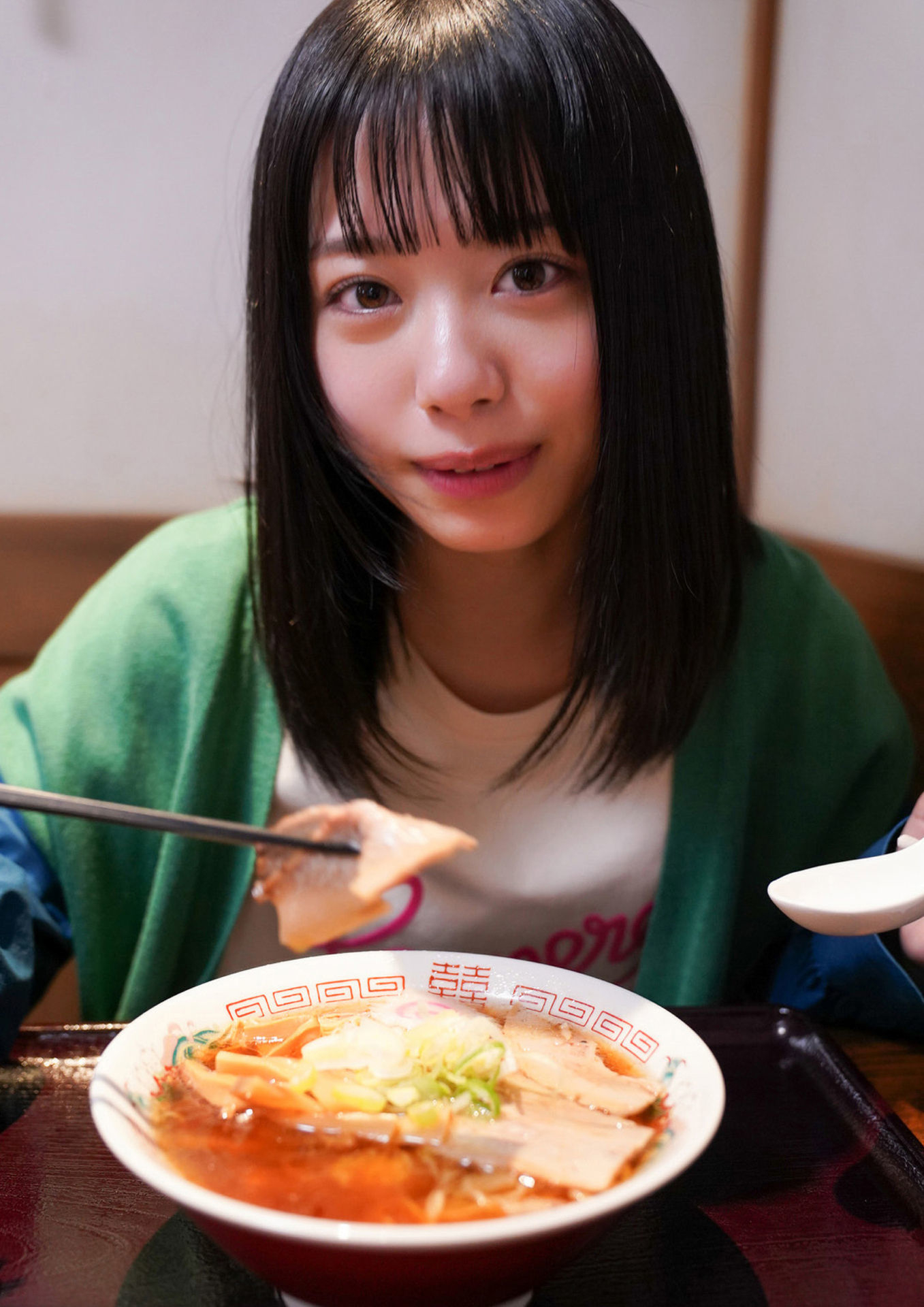 峰島こまきの推定Cカップエロ画像201枚！最強アイドルの抜ける柔肌