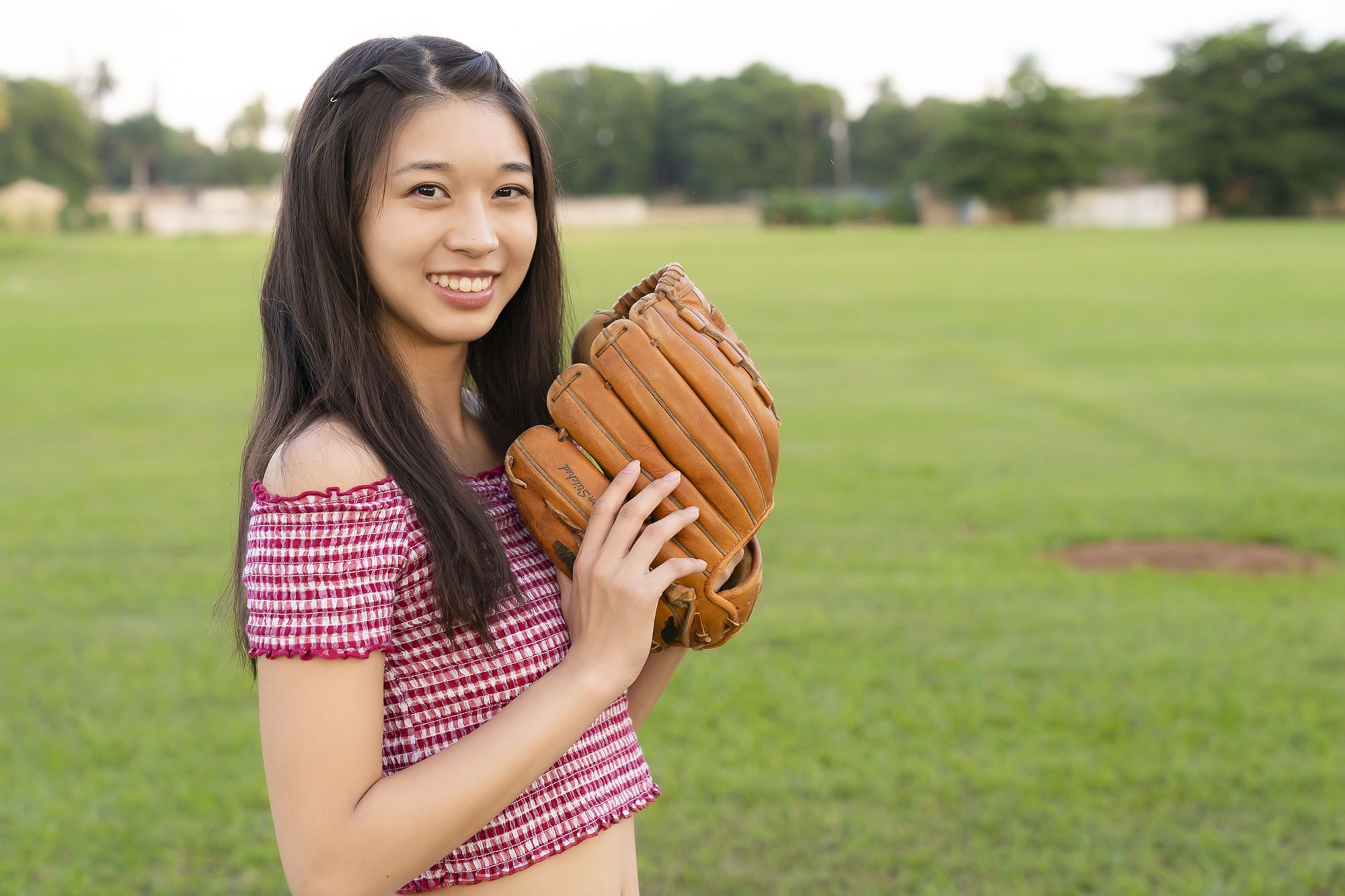 牧野真莉愛のDカップエロ画像300枚！モー娘。美女の即シコ美ボディ